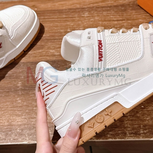  �������� ���̺��� 𝐋-𝐓𝐑𝐀𝐈𝐍𝐄𝐑 ����Ŀ�� 1LV55506-8