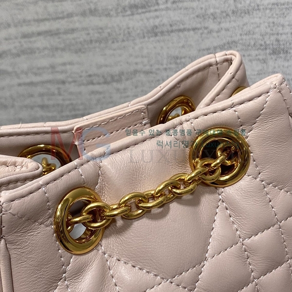��� Caro ���� ��Ƽĳ�� ü�� ���� D907720-3