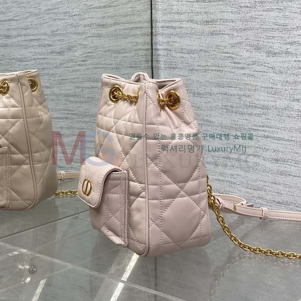 ��� Caro ���� ��Ƽĳ�� ü�� ���� D907720-3