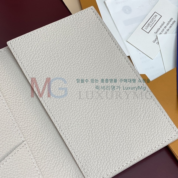 ���̺��� �н���Ʈ Ŀ�� M25917-10