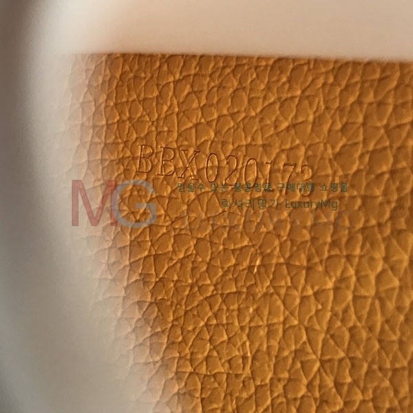 ���ߵ� ī�� Ȧ�� G020601-3