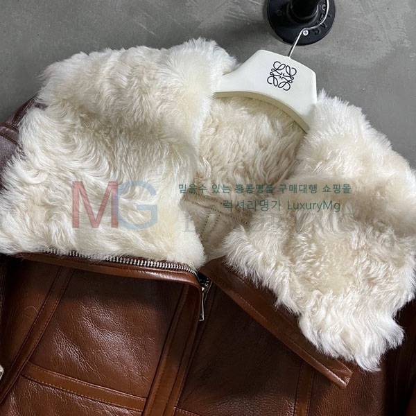 ���� �ο��� �簡�� ���� LOW23023-4