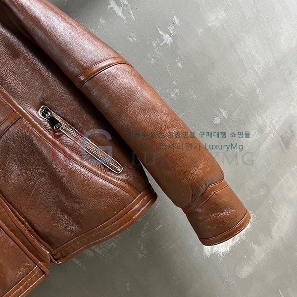 ���� �ο��� �簡�� ���� LOW23023-4
