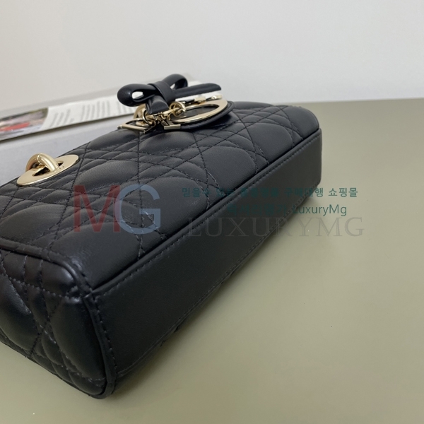 ��� ���̵� �� ���̹� M599090-104