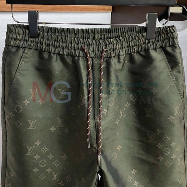 ���� ���̺��� �ݹ��� L979674