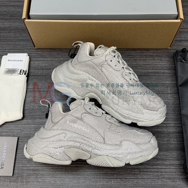 �������� �߷��þư� ����Ŀ�� BA8162603
