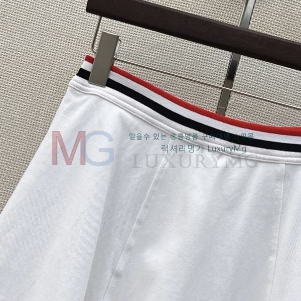 ���� ���ڷ� ��ġ�ڸ� ��ĿƮ BC33467-1