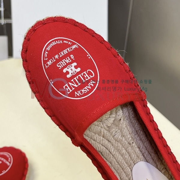 ������ �����ĵ� �÷����� SS477809-3