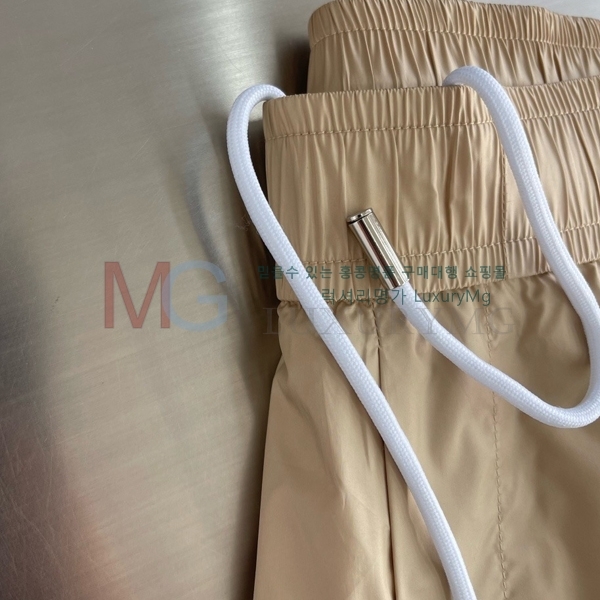 ���� ���ڷ� ��ġ�ڸ� �ݹ��� 23436426