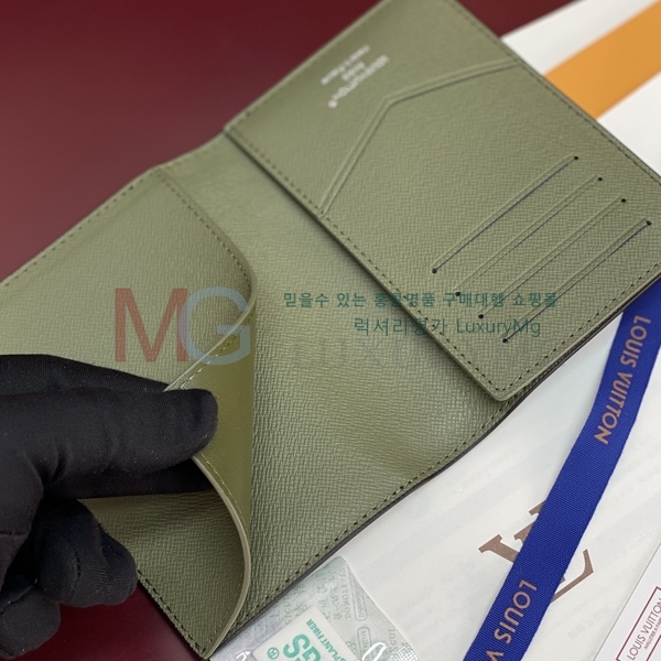 ���̺��� �н���Ʈ Ŀ�� �������� M28640-1