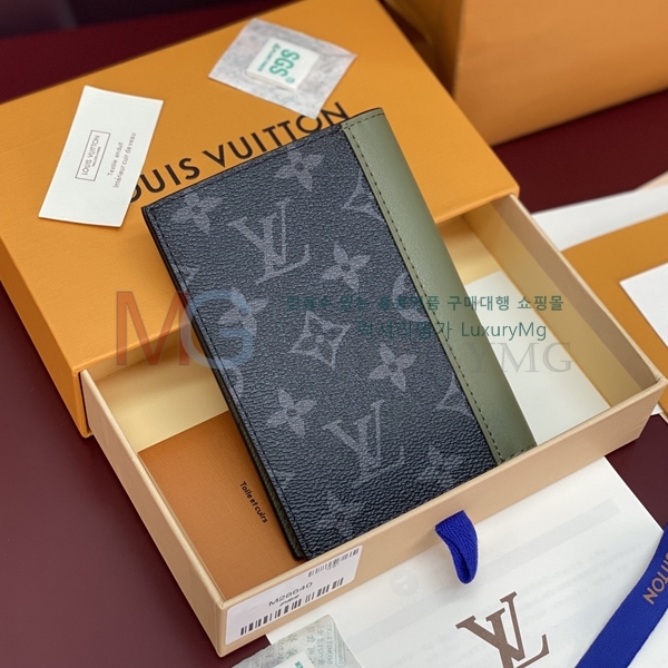 ���̺��� �н���Ʈ Ŀ�� �������� M28640-1