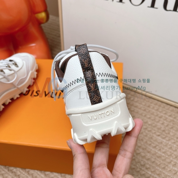 �������� ����*�� ����Ŀ�� LV067701-4